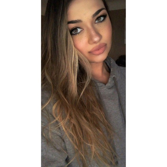 Meet your Posher, Brittany - Picture 1 of 1